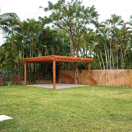 House In Dania Beach Esterno foto
